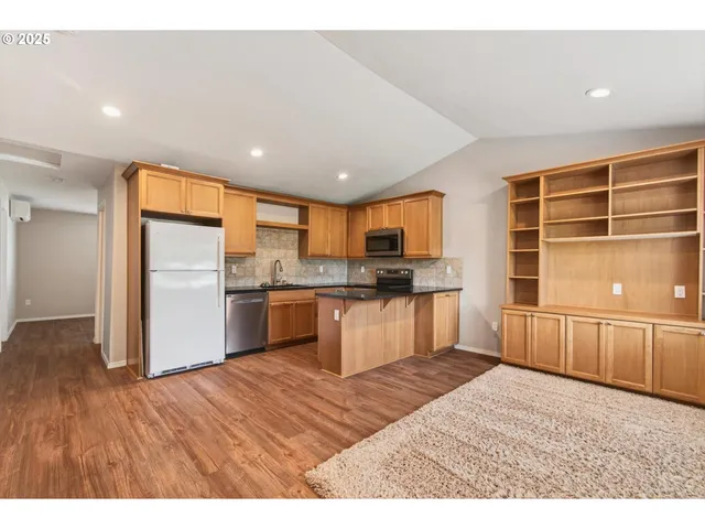 $745,000 | 55 Monroe Drive, Cathlamet, WA 98612