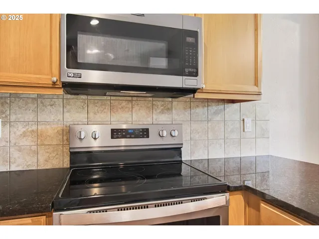 $745,000 | 55 Monroe Drive, Cathlamet, WA 98612