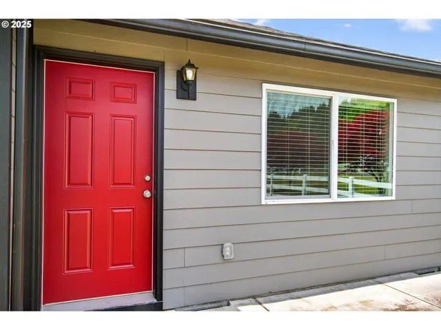 $745,000 | 55 Monroe Drive, Cathlamet, WA 98612