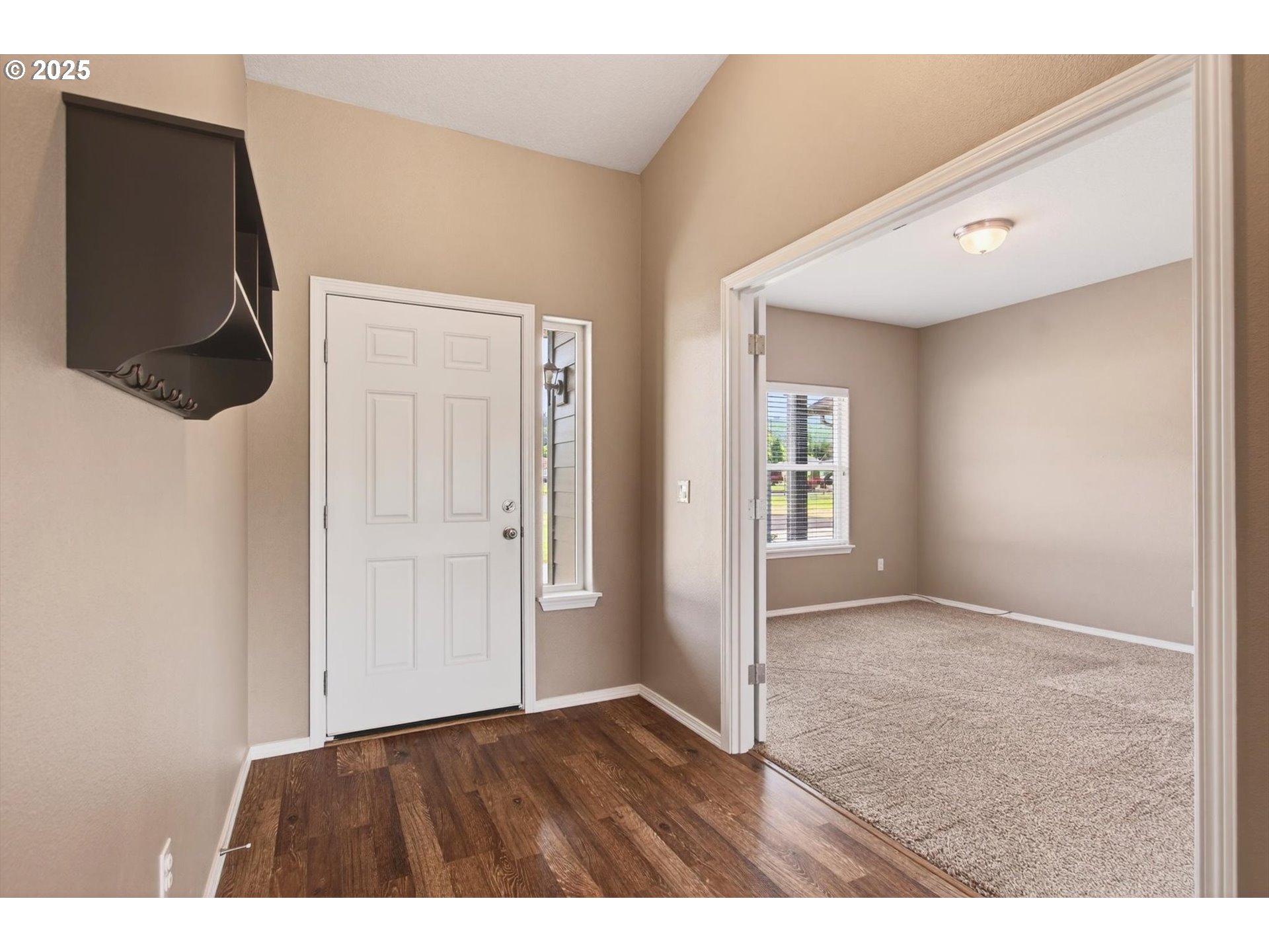 55 Monroe Drive Cathlamet, WA 98612 - Photo 7 of 48 Living Room/Dining Room