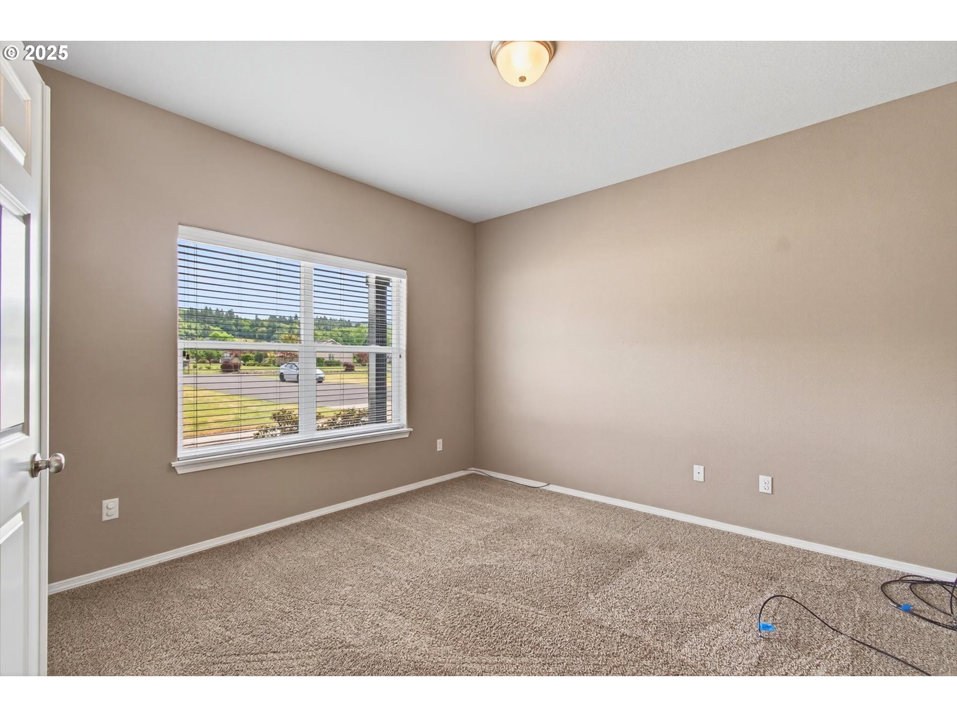 55 Monroe Drive Cathlamet, WA 98612 - Photo 9 of 48 Kitchen/Living Room