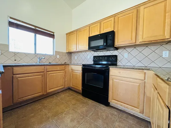 $1,695 | 25878 West St Catherine Avenue, Buckeye, AZ 85326