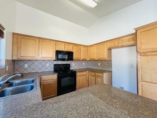 $1,695 | 25878 West St Catherine Avenue, Buckeye, AZ 85326