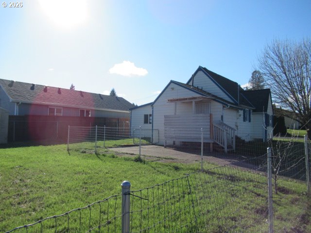 1308 Southwest 8th Street Dallas, OR 97338 - Photo 4 of 27