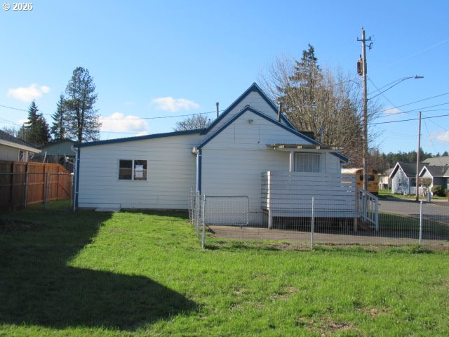 1308 Southwest 8th Street Dallas, OR 97338 - Photo 7 of 27