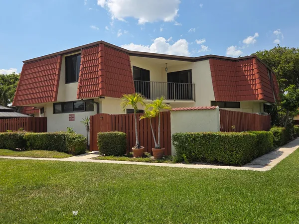 $2,450 | 3888 Victoria Drive, West Palm Beach, FL 33406