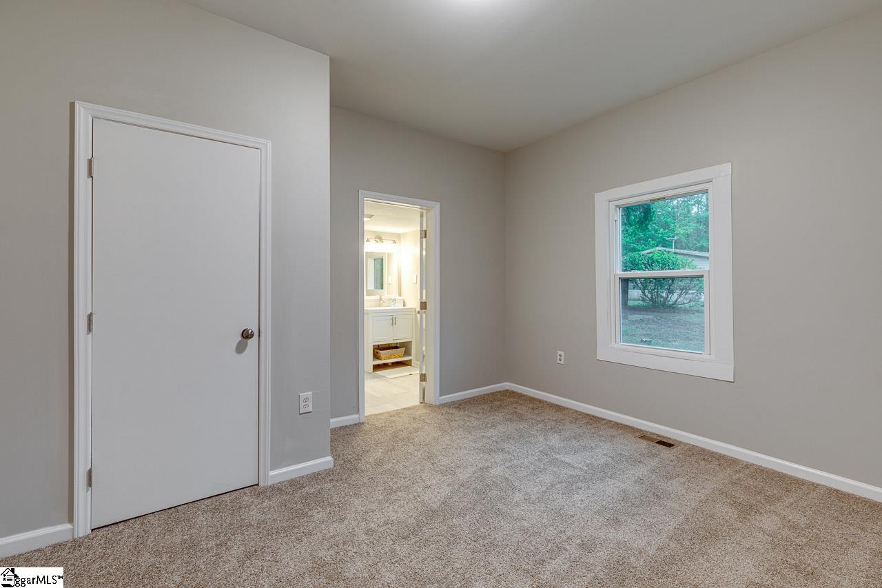 1427 Charlottes Road Clinton, SC 29325 - Photo 17 of 23 Gallery Image 17