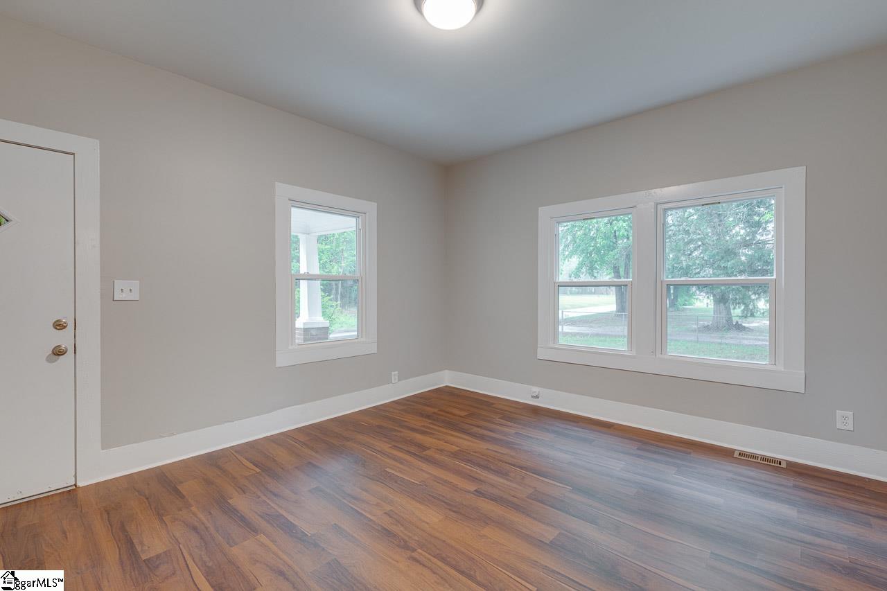 1427 Charlottes Road Clinton, SC 29325 - Photo 4 of 23 Gallery Image 4