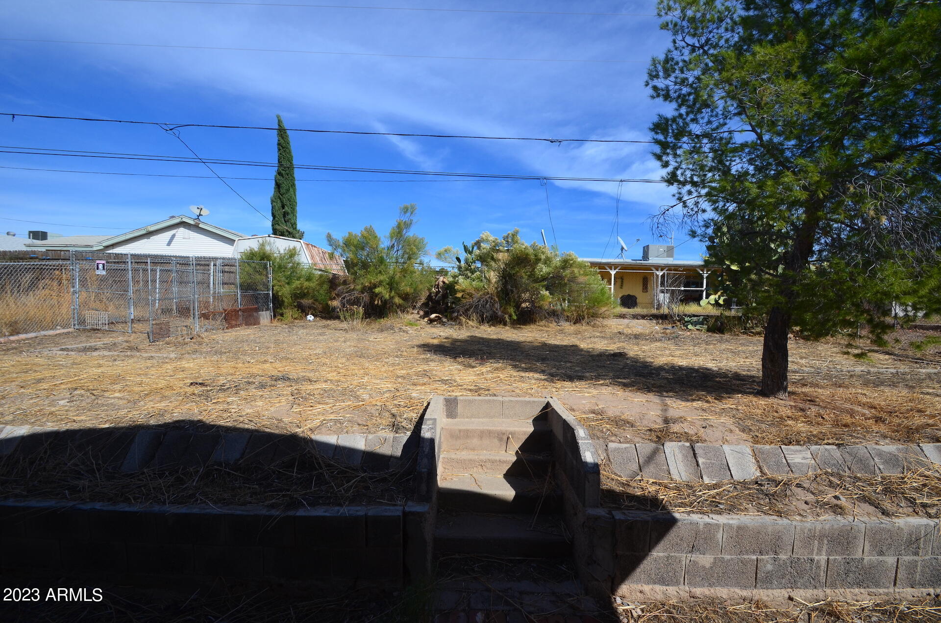 316 Greenwich Road Kearny, AZ 85137 - Photo 14 of 15 a view of a yard with an outdoor space