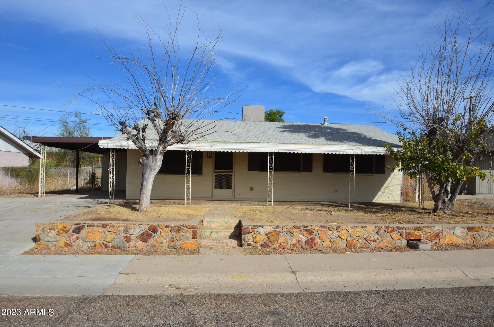 316 Greenwich Road Kearny, AZ 85137 - Photo 9 of 15 a front view of a house