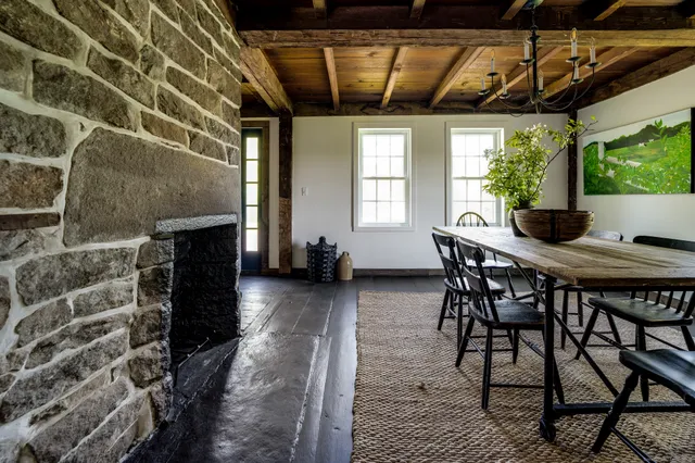 a view of a livingroom with furniture