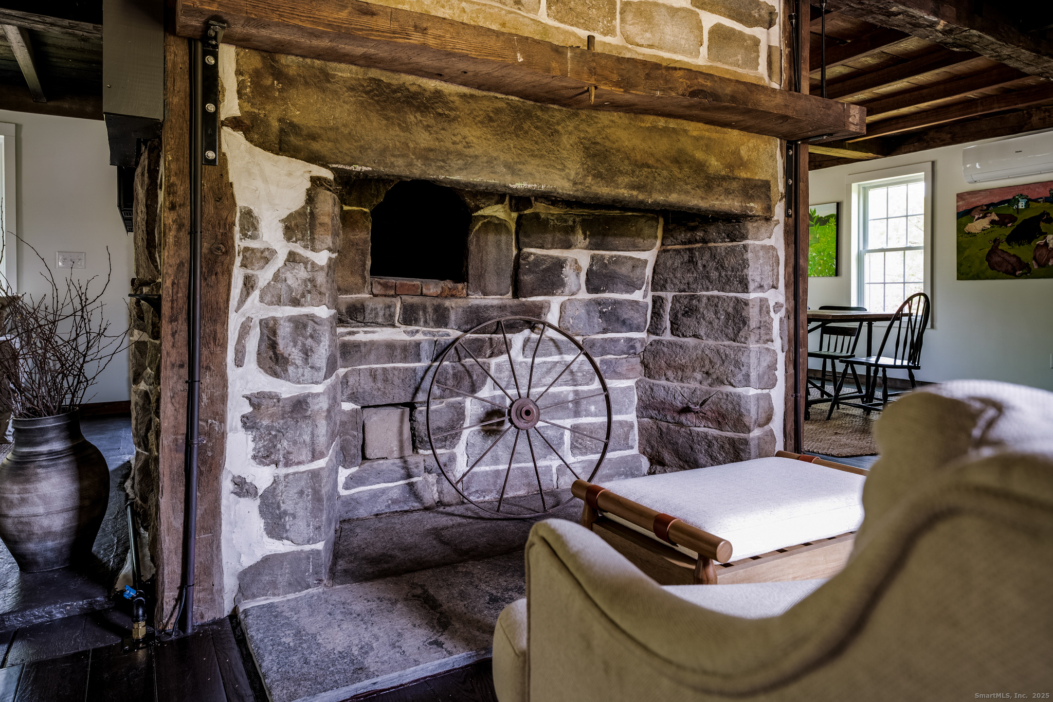 740 Little City Road Haddam, CT 06441 - Photo 8 of 21 a view of a livingroom with furniture