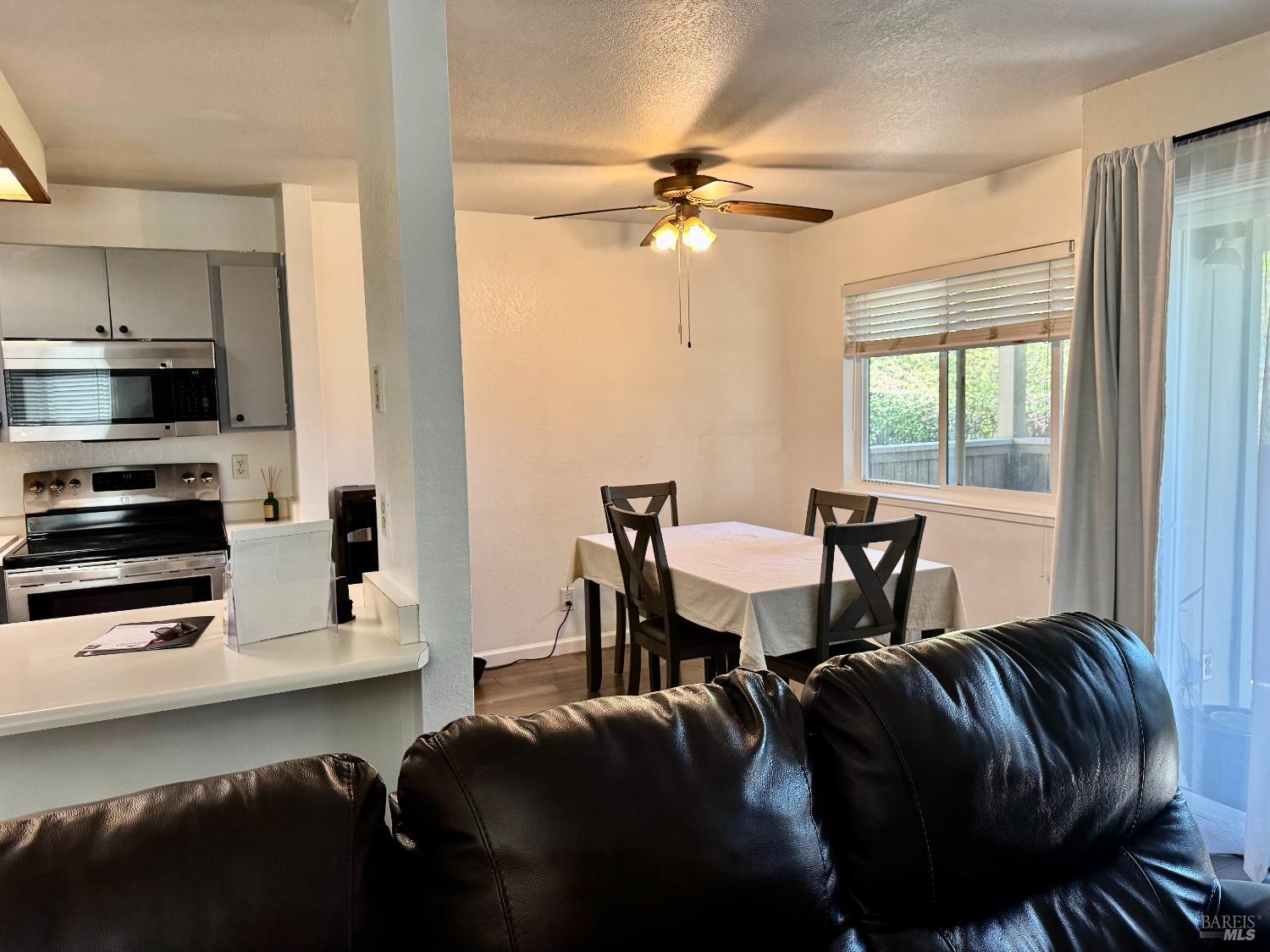 2528 Westberry Drive Santa Rosa, CA 95403 - Photo 8 of 41