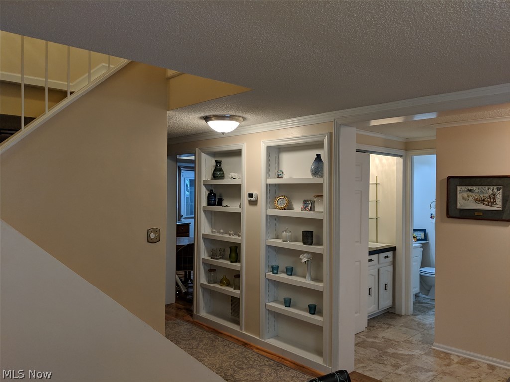 958 Som Center Road, Unit C3 Cleveland, OH 44143 - Photo 10 of 33 Gallery Image 10