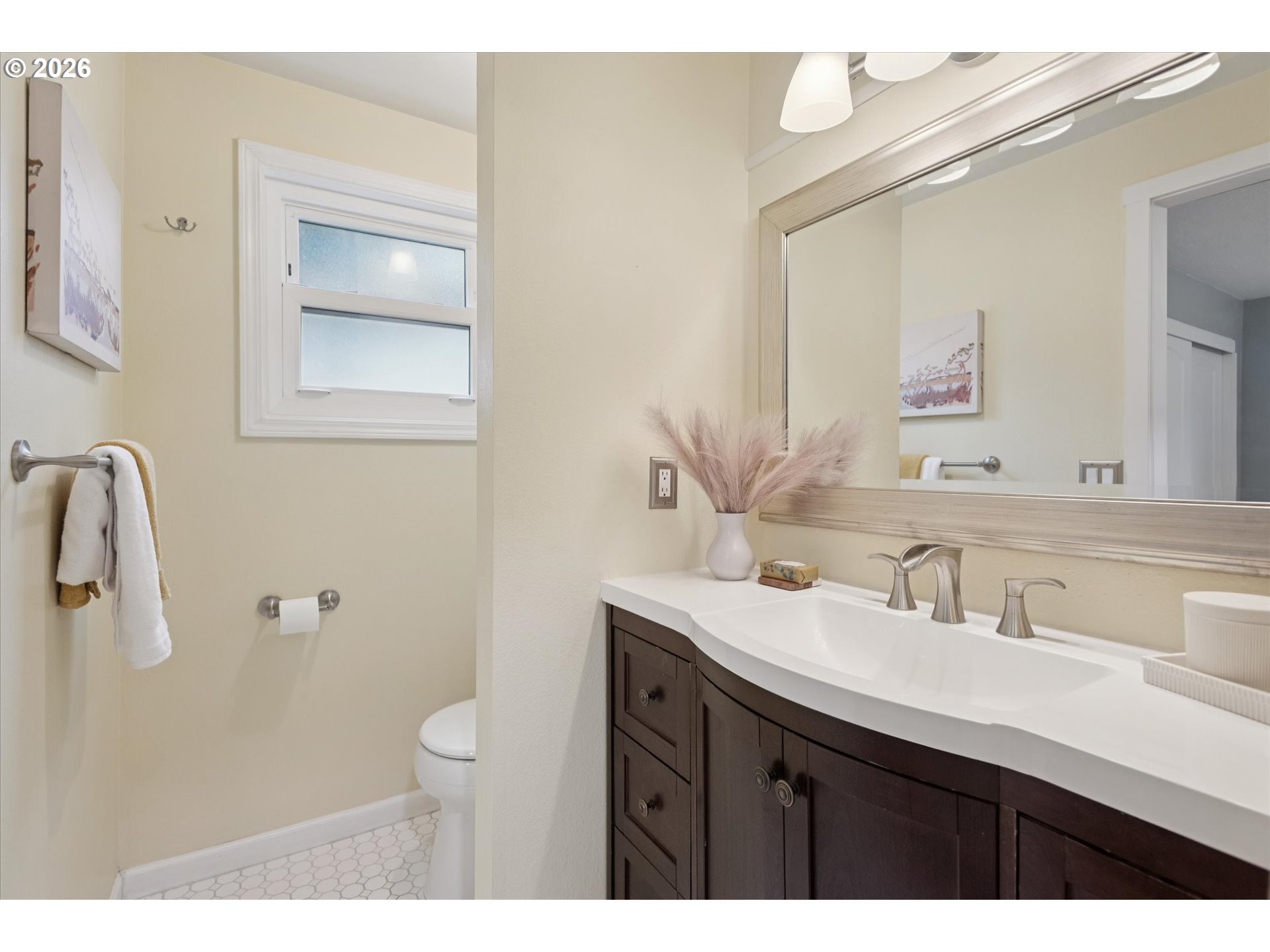 868 Southwest Troy Street Portland, OR 97219 - Photo 20 of 34 Bathroom, Attached