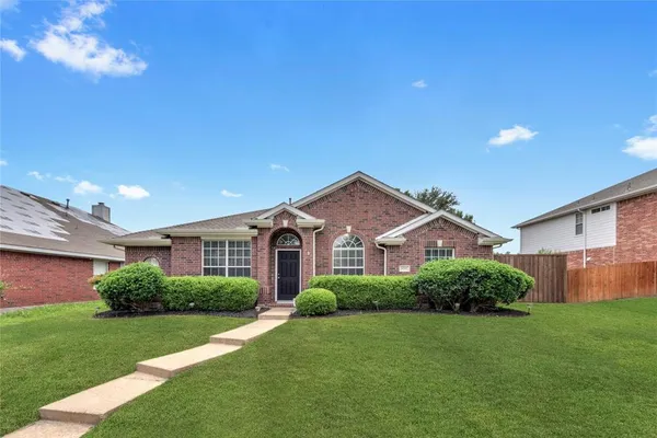 $2,750 | 9597 Fairmont Drive, Frisco, TX 75035
