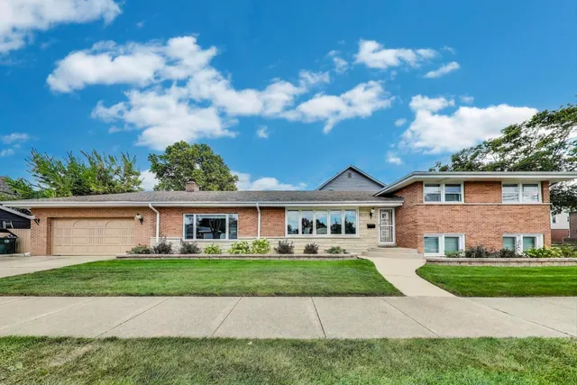 $629,000 | 2121 West Sibley Street, Park Ridge, IL 60068