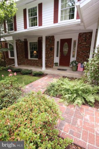 9224 Rockefeller Lane Springfield, VA 22153 - Photo 19 of 25 Front walk