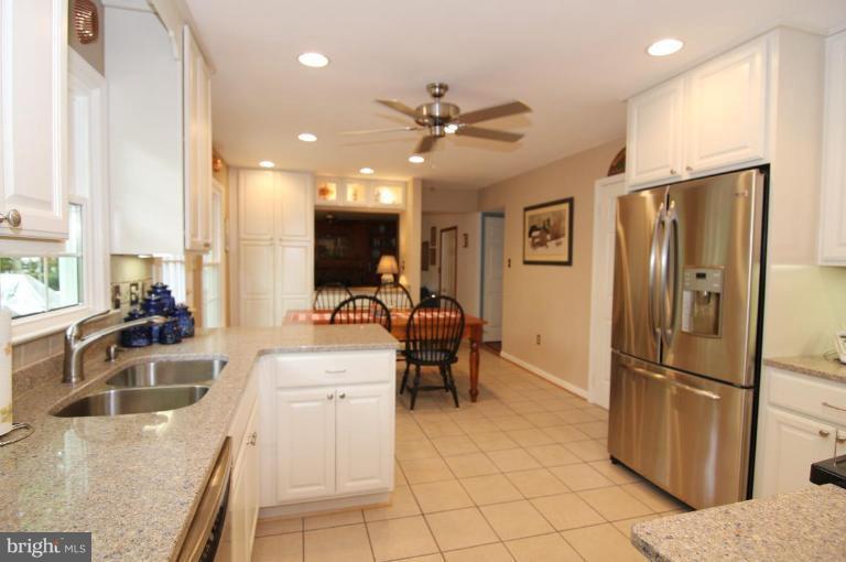 9224 Rockefeller Lane Springfield, VA 22153 - Photo 6 of 25 Kitchen from dining room