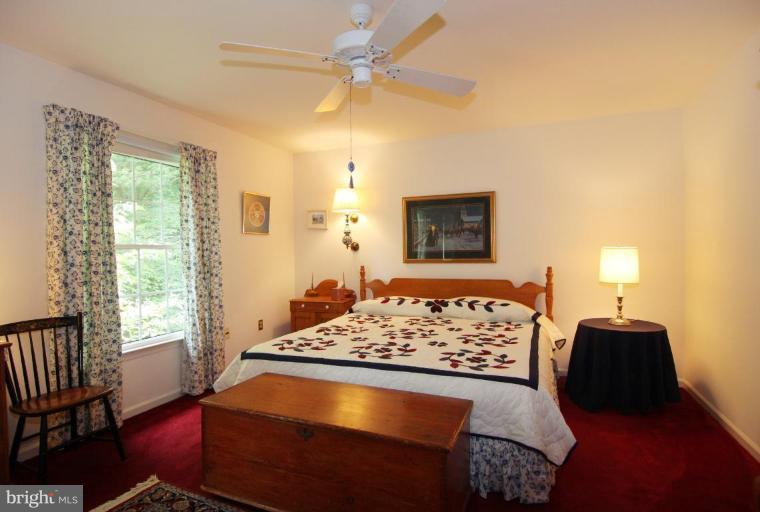 9224 Rockefeller Lane Springfield, VA 22153 - Photo 10 of 25 Master bedroom