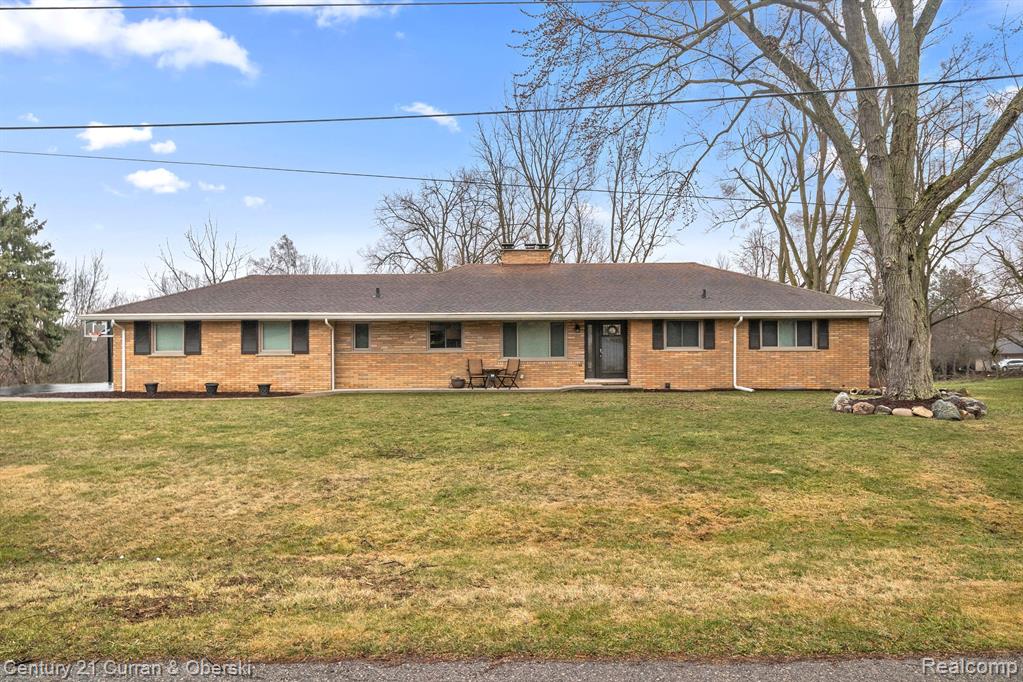 35765 Springvale Street Farmington Hills, MI 48331 - Photo 3 of 53