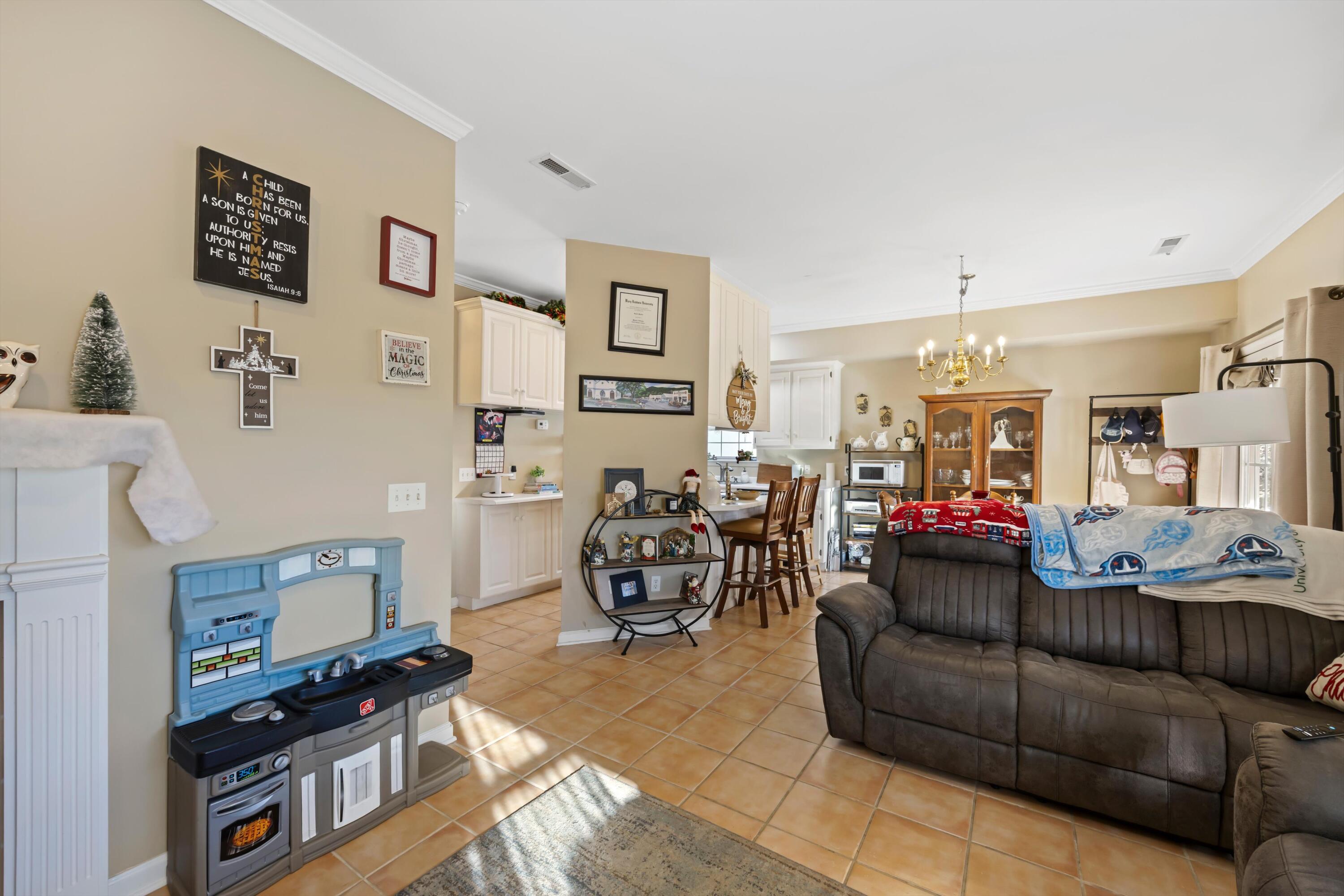 1936 Rosebrook Drive Chattanooga, TN 37421 - Photo 3 of 29 07-090A5488