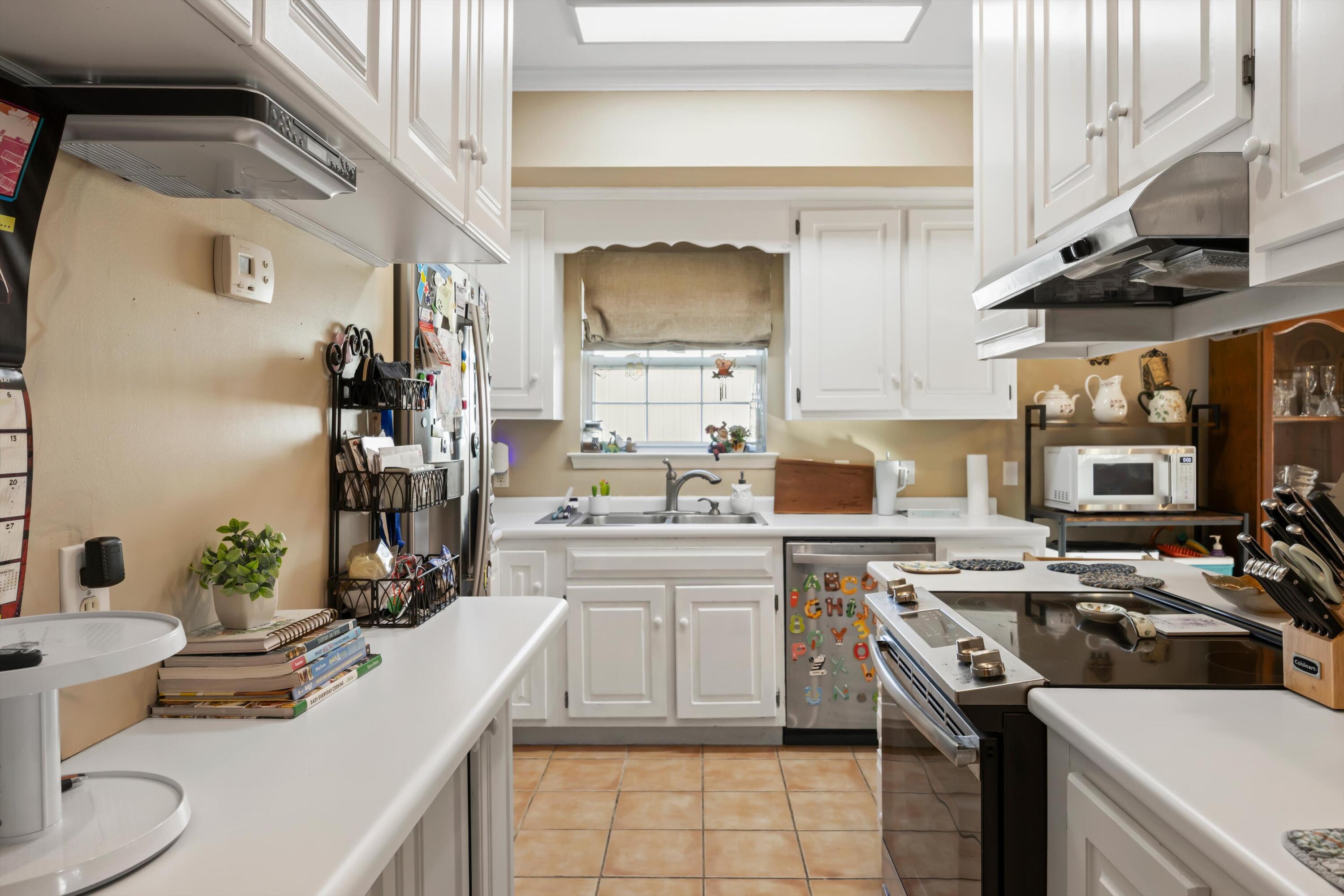 1936 Rosebrook Drive Chattanooga, TN 37421 - Photo 10 of 29 12-090A5463