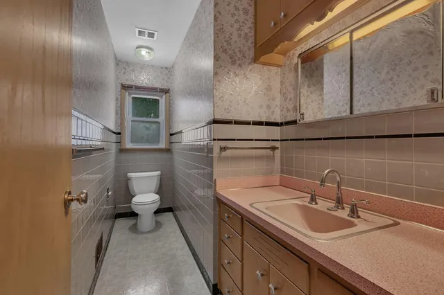 $269,900 | 615 Mooers Avenue Southeast, Cokato, MN 55321