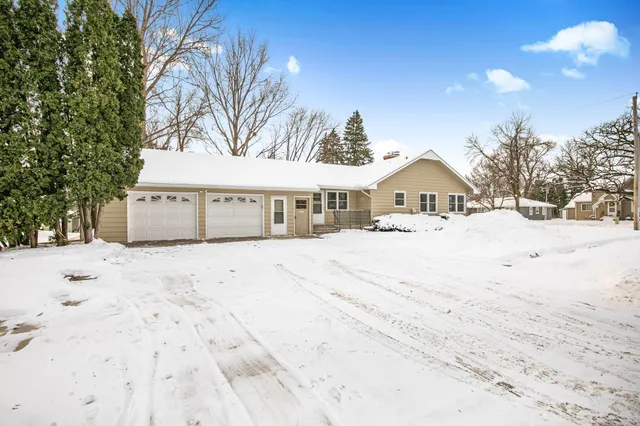 $269,900 | 615 Mooers Avenue Southeast, Cokato, MN 55321