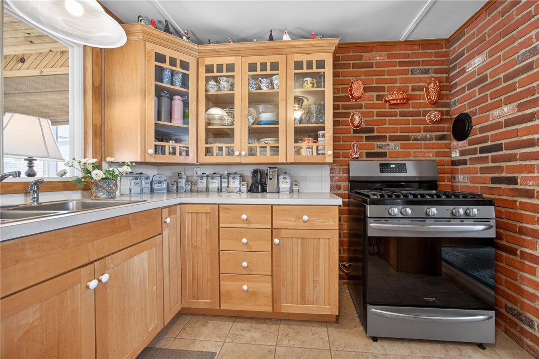 6 Arbeth Road Narragansett, RI 02879 - Photo 13 of 38