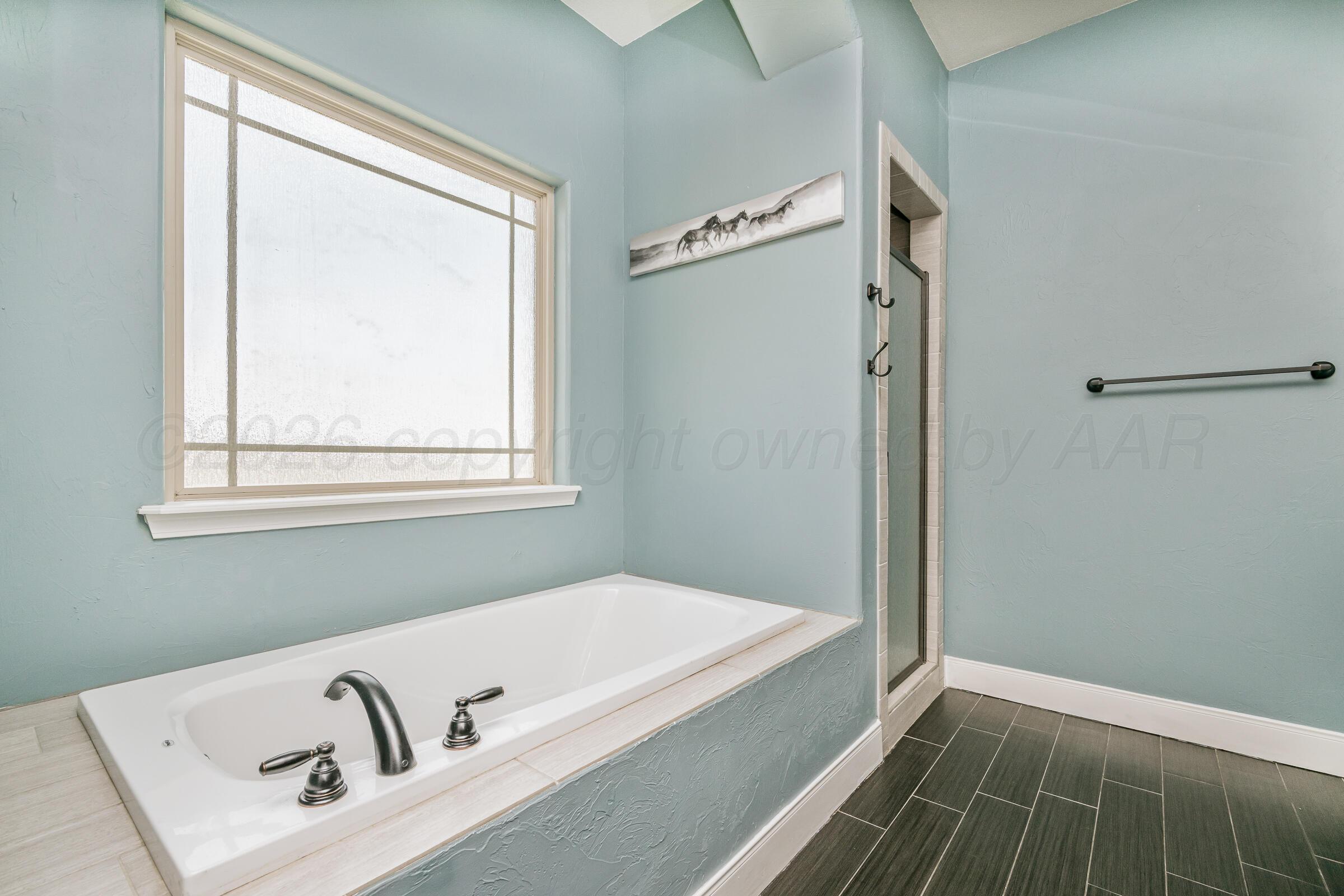 19600 Stoney Ridge Drive Amarillo, TX 79124 - Photo 15 of 41 Owners Suite