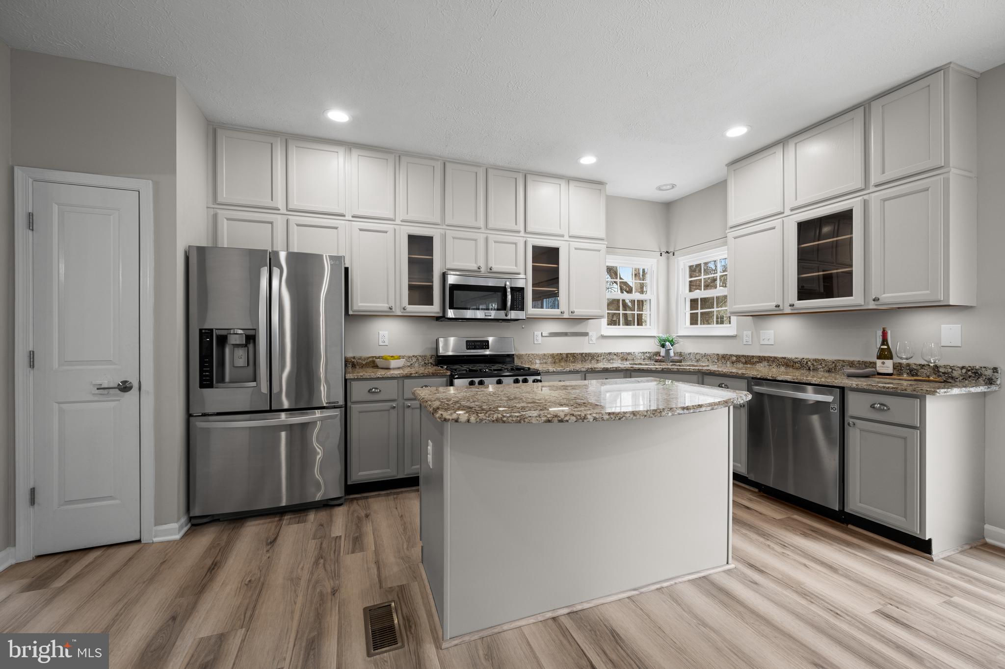 2444 Hightee Court Crofton, MD 21114 - Photo 12 of 68 Kitchen