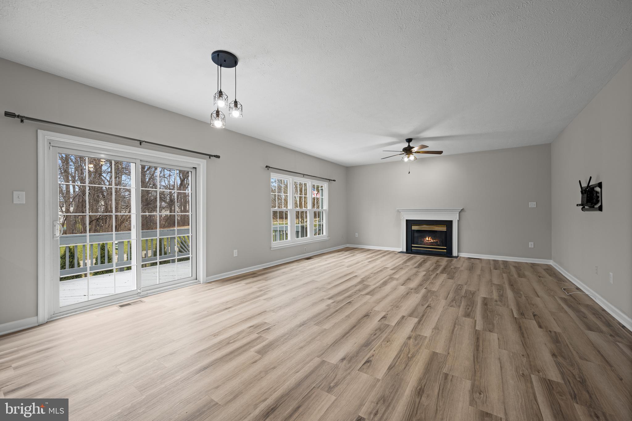 2444 Hightee Court Crofton, MD 21114 - Photo 18 of 68 Living Room