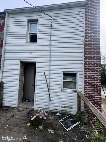 a view of a house with a garage