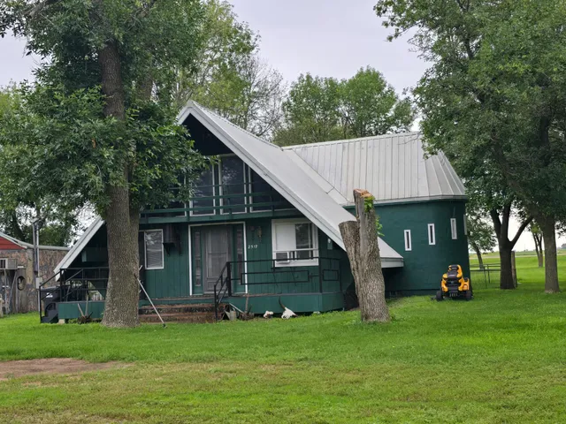 $240,000 | 2517 East Avenue, Worthington, MN 56187