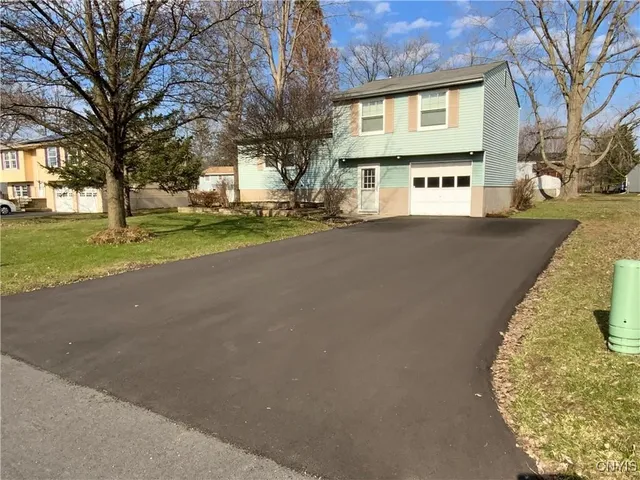 $235,000 | 8074 Crockett Drive, Cicero, NY 13039