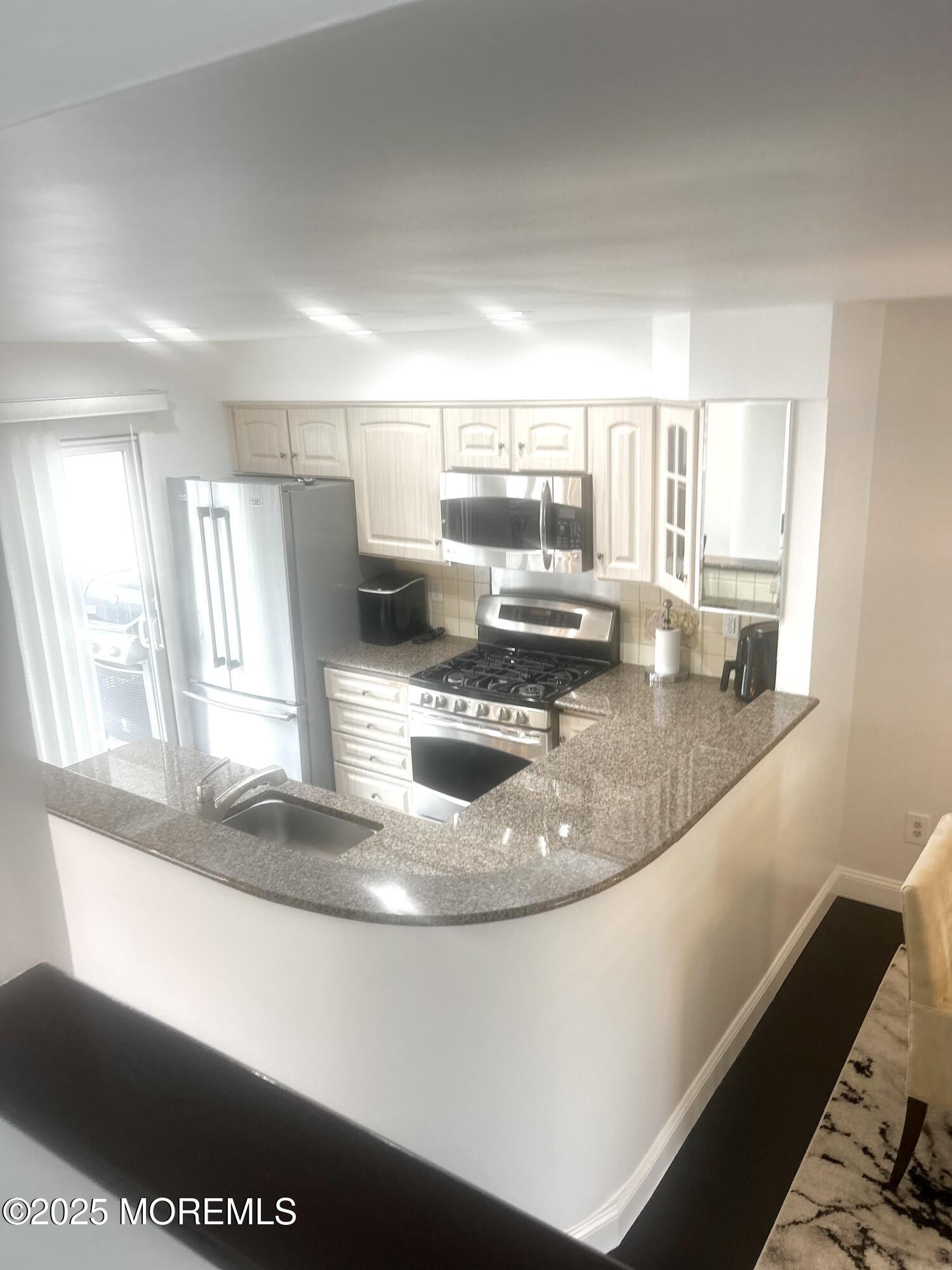 5 Sea Breeze Court Long Branch, NJ 07740 - Photo 13 of 28