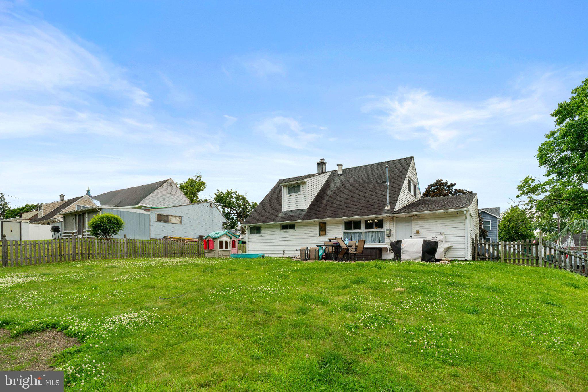44 Quickset Road Levittown, PA 19057 - Photo 27 of 28 Spacious backyard with endless potential.