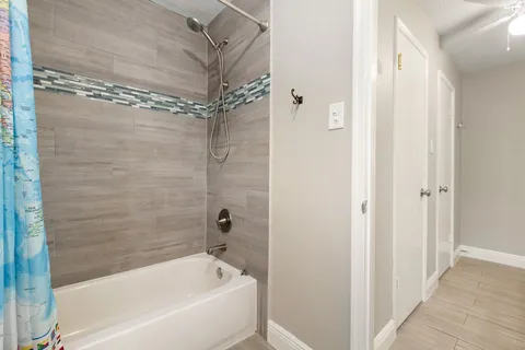 $335,000 | 9232 Vickijohn Drive, Houston, TX 77031