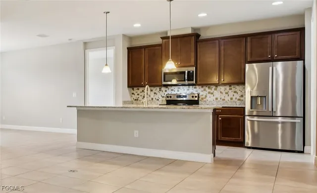 $474,900 | 11913 Sunburst Marble Road, Riverview, FL 33579