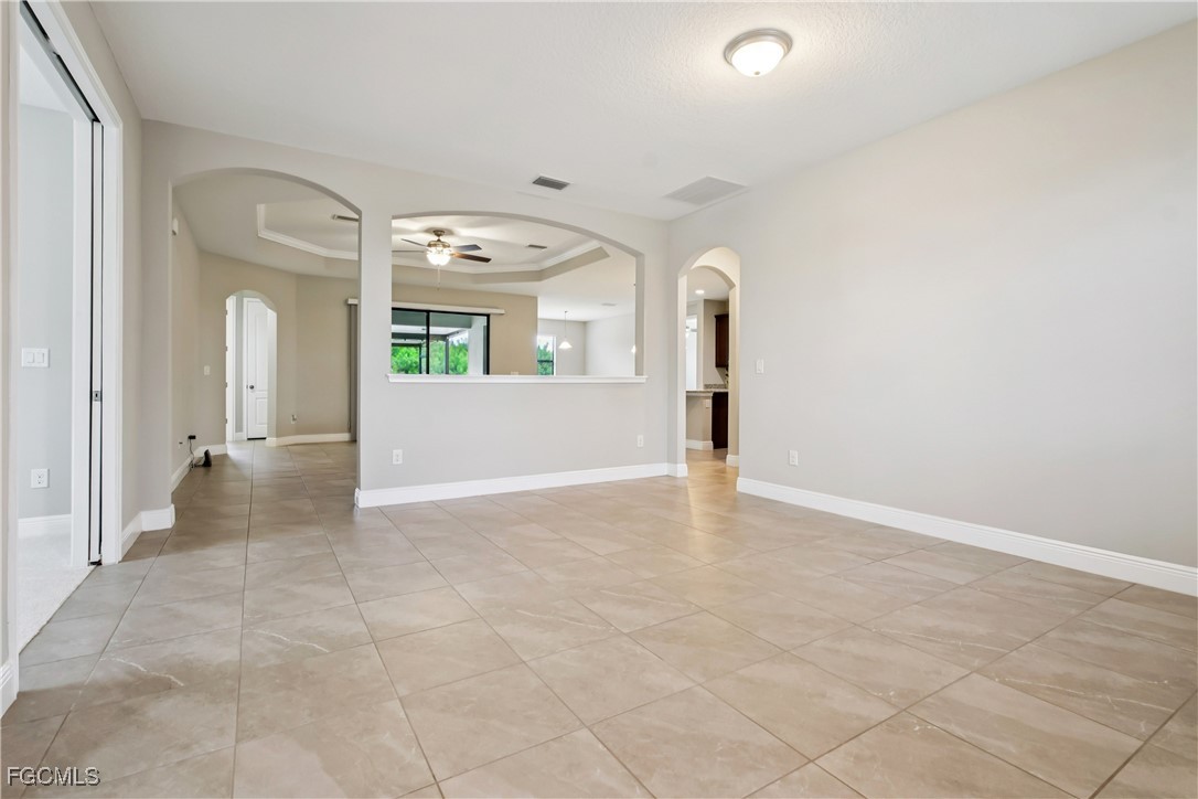 11913 Sunburst Marble Road Riverview, FL 33579 - Photo 4 of 34