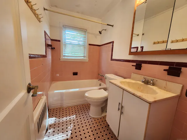 $2,995 | 79 Honor Road, West Haven, CT 06516