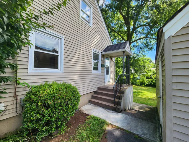 $2,995 | 79 Honor Road, West Haven, CT 06516