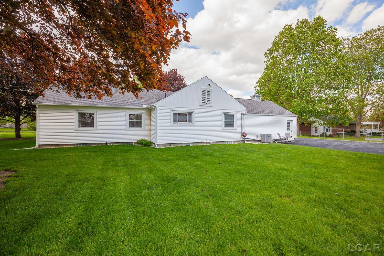 2259 Tayer Road Adrian, MI 49221 - Photo 3 of 52