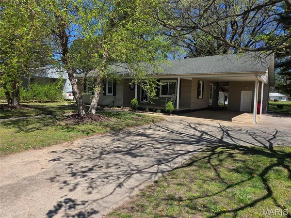 $195,000 | 406 Broadway Street, Sikeston, MO 63801