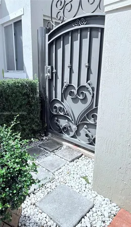 $1,400 | 5464 Southwest 164th Court, Unit 1, Miami, FL 33185