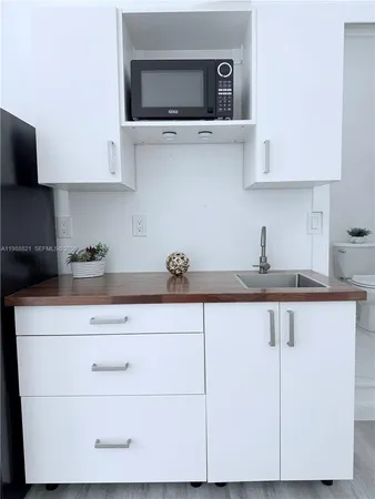 $1,400 | 5464 Southwest 164th Court, Unit 1, Miami, FL 33185