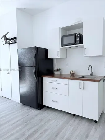 $1,400 | 5464 Southwest 164th Court, Unit 1, Miami, FL 33185