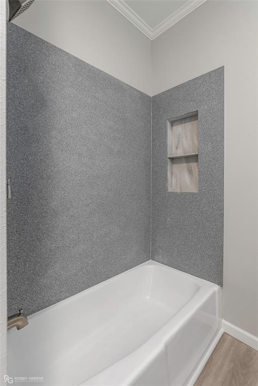 3112 Standard Oil Road Shreveport, LA 71108 - Photo 20 of 24 a bathroom with a bathtub