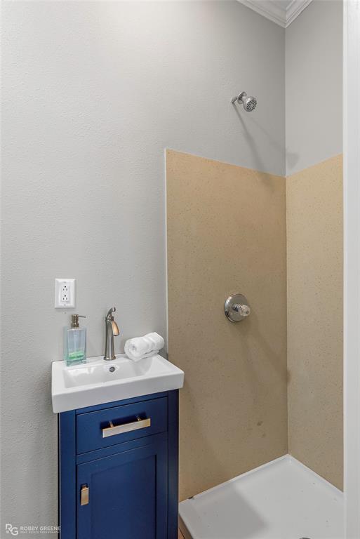 3112 Standard Oil Road Shreveport, LA 71108 - Photo 24 of 24 a bathroom with a sink and mirror